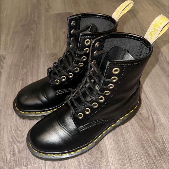 Dr. Martens (Doc Martens) 1460 Vegan Leather - Picture 3 of 5